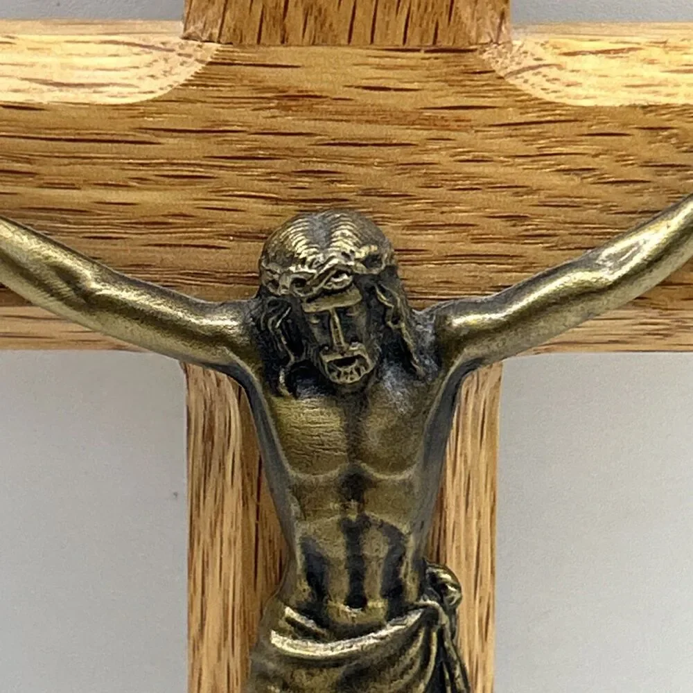 Vintage 1995 Tiffany Cross Co. Handcrafted Red‎ Oak Wall Crucifix W/ Jesus INRI